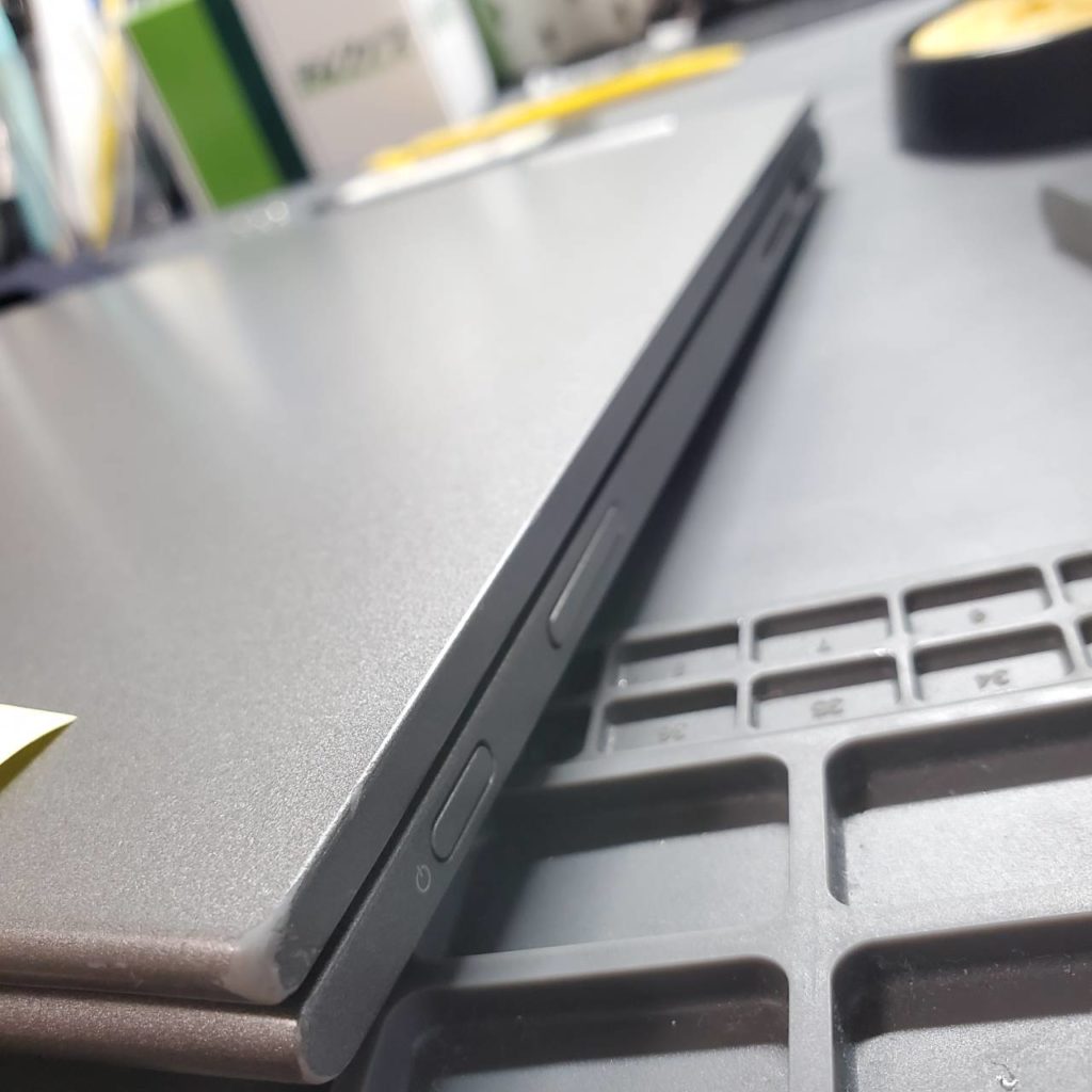 正常に元に戻った電源ボタン