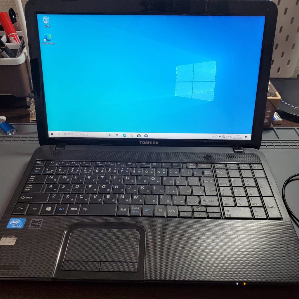 マザーボード修理後に起動確認し修理完了