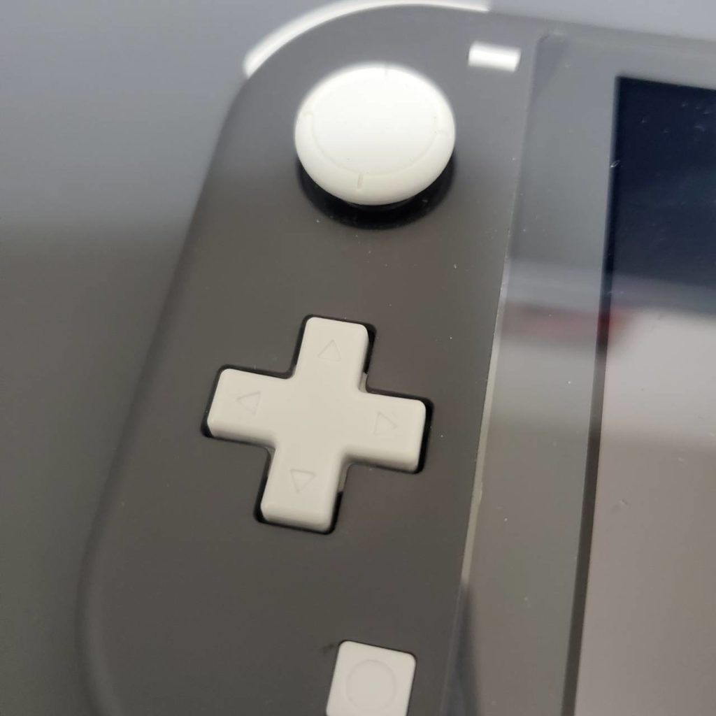 Switch Lite 凹んだ十字キー
