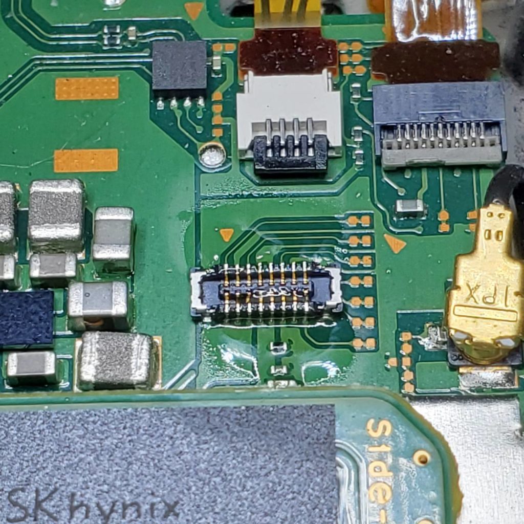 Nintendo Switch SDカードスロット基板コネクタ交換修理後の画像